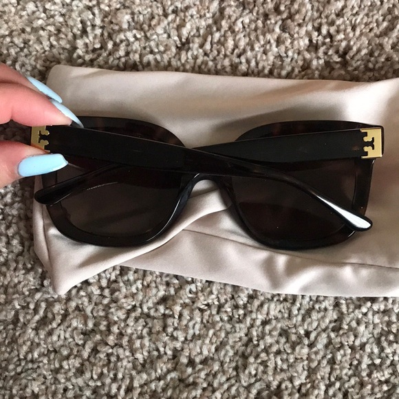 Tory Burch sunglasses - Picture 2 of 4